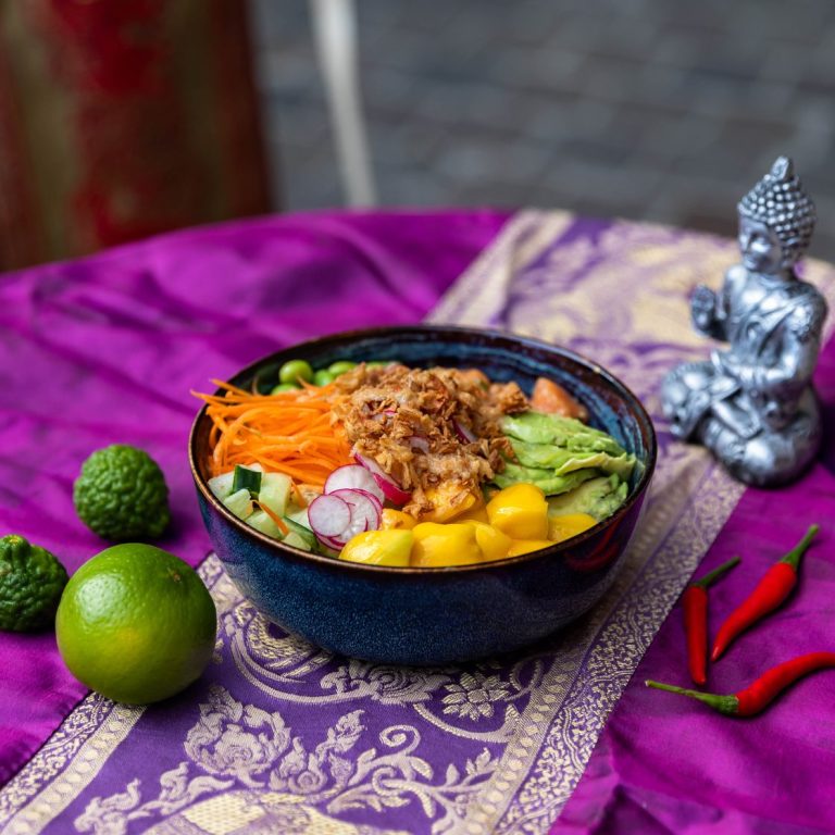 Poke Bowls Thaï à Gif-sur-Yvette – Fraîcheur, couleurs et saveurs uniques Le meilleur du poke bowl inspiré de la Thaïlande en Essonne (91)
